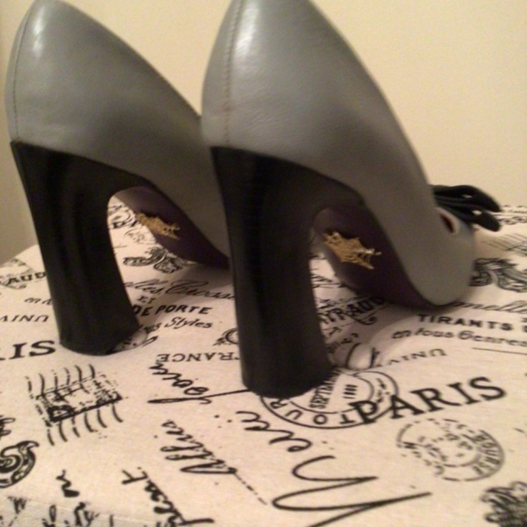 Beautiful Gray Pumps - Picture 3 of 5